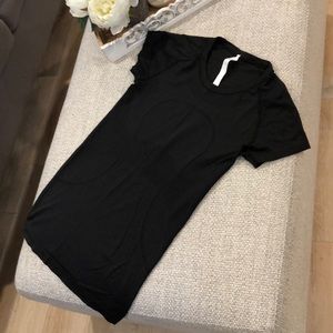 Lululemon swiftly tech crew top